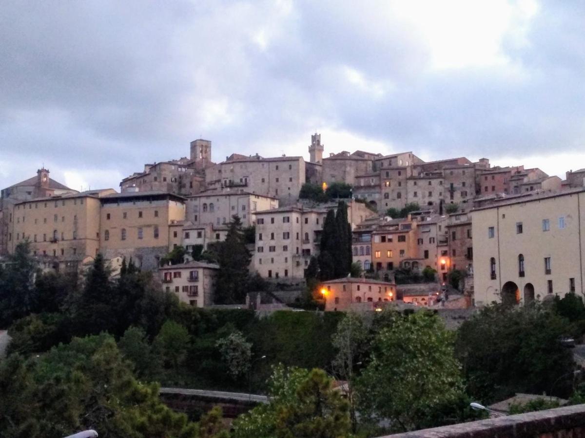 Апартаменти La Torre Del Conte,Free Wi-Fi, Amazing View Монтепульчано Екстер'єр фото