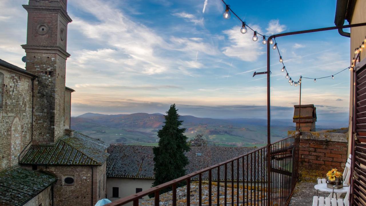 Апартаменти La Torre Del Conte,Free Wi-Fi, Amazing View Монтепульчано Екстер'єр фото